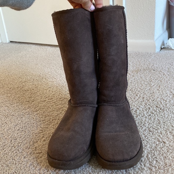 UGGS 100% authentic tall chocolate - Picture 2 of 6